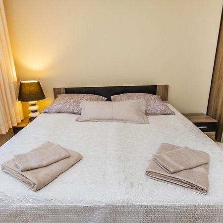 דירות פראג Prostorny Tripokojovy Apartman U Nabrezi Vltavy מראה חיצוני תמונה