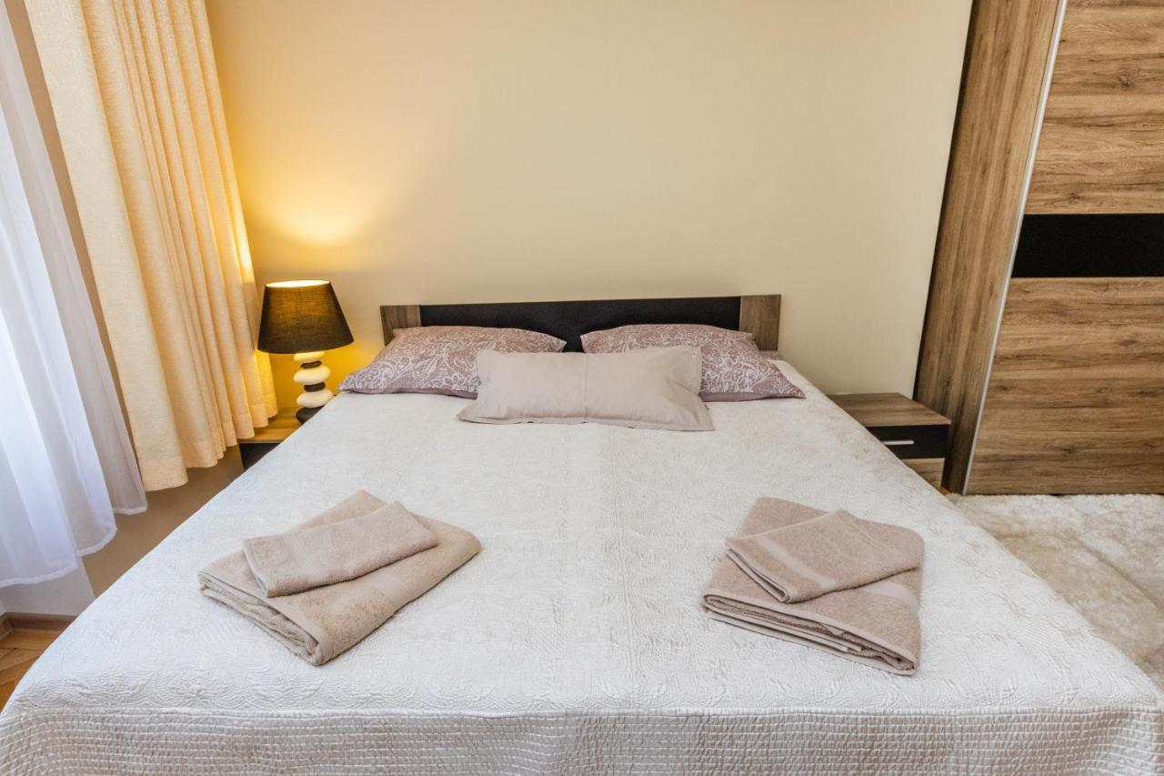 דירות פראג Prostorny Tripokojovy Apartman U Nabrezi Vltavy מראה חיצוני תמונה