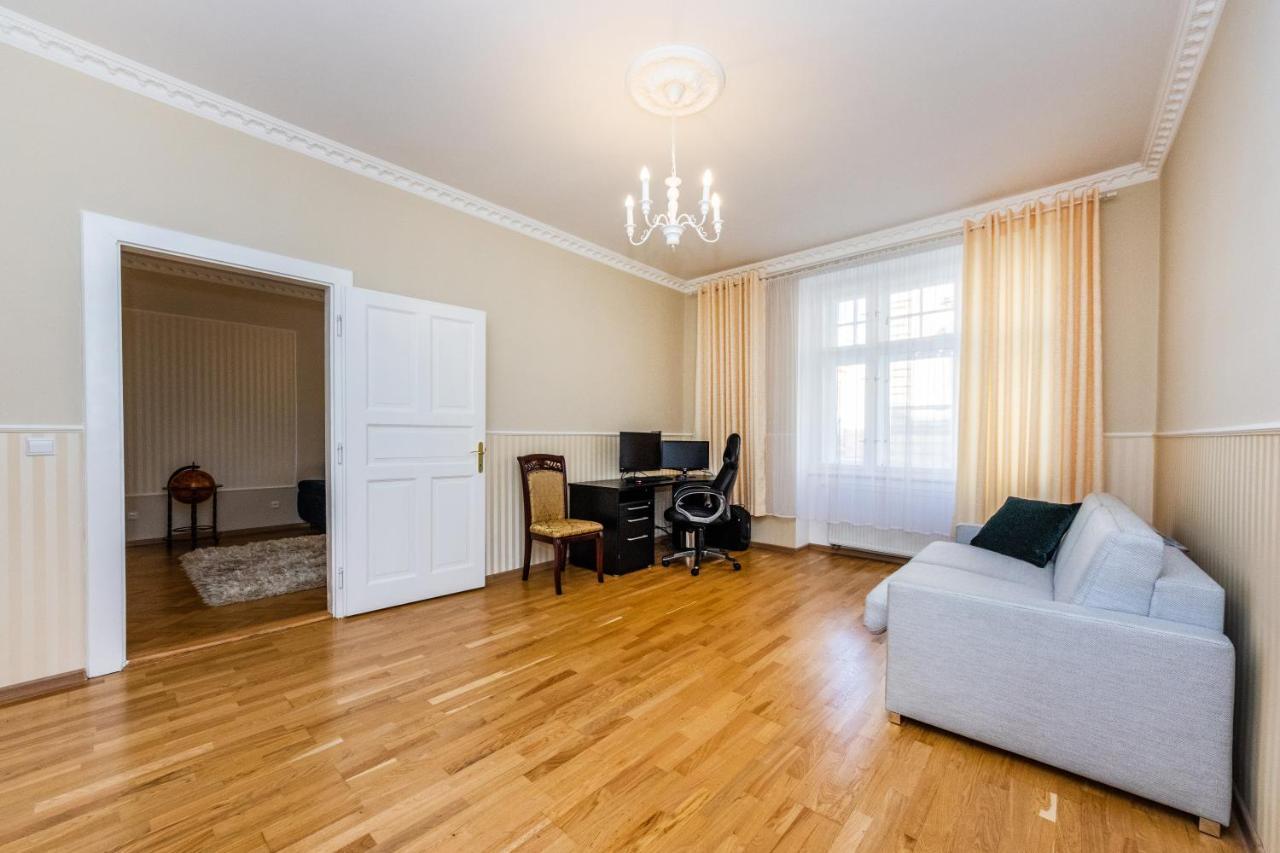 דירות פראג Prostorny Tripokojovy Apartman U Nabrezi Vltavy מראה חיצוני תמונה