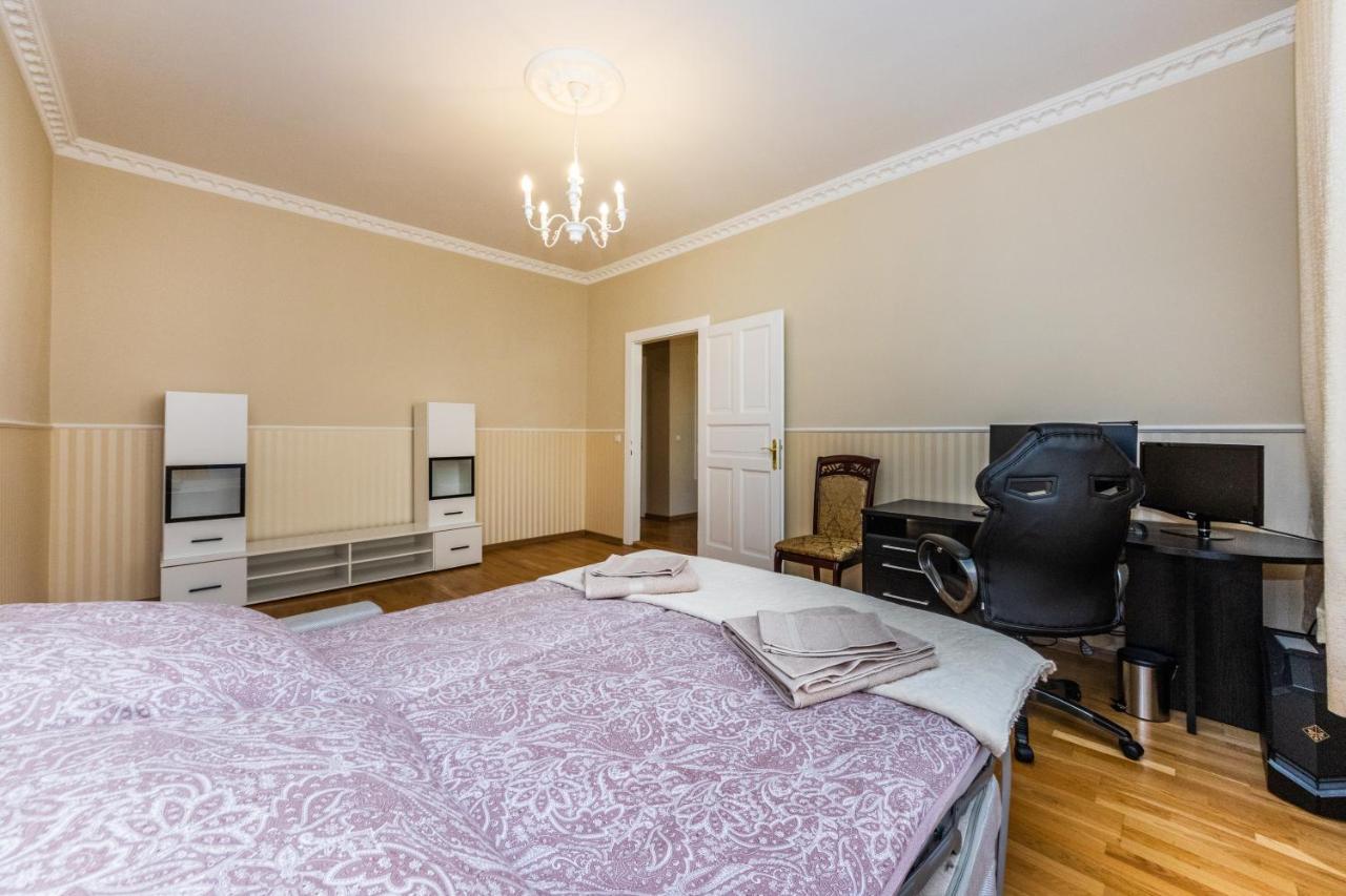 דירות פראג Prostorny Tripokojovy Apartman U Nabrezi Vltavy מראה חיצוני תמונה