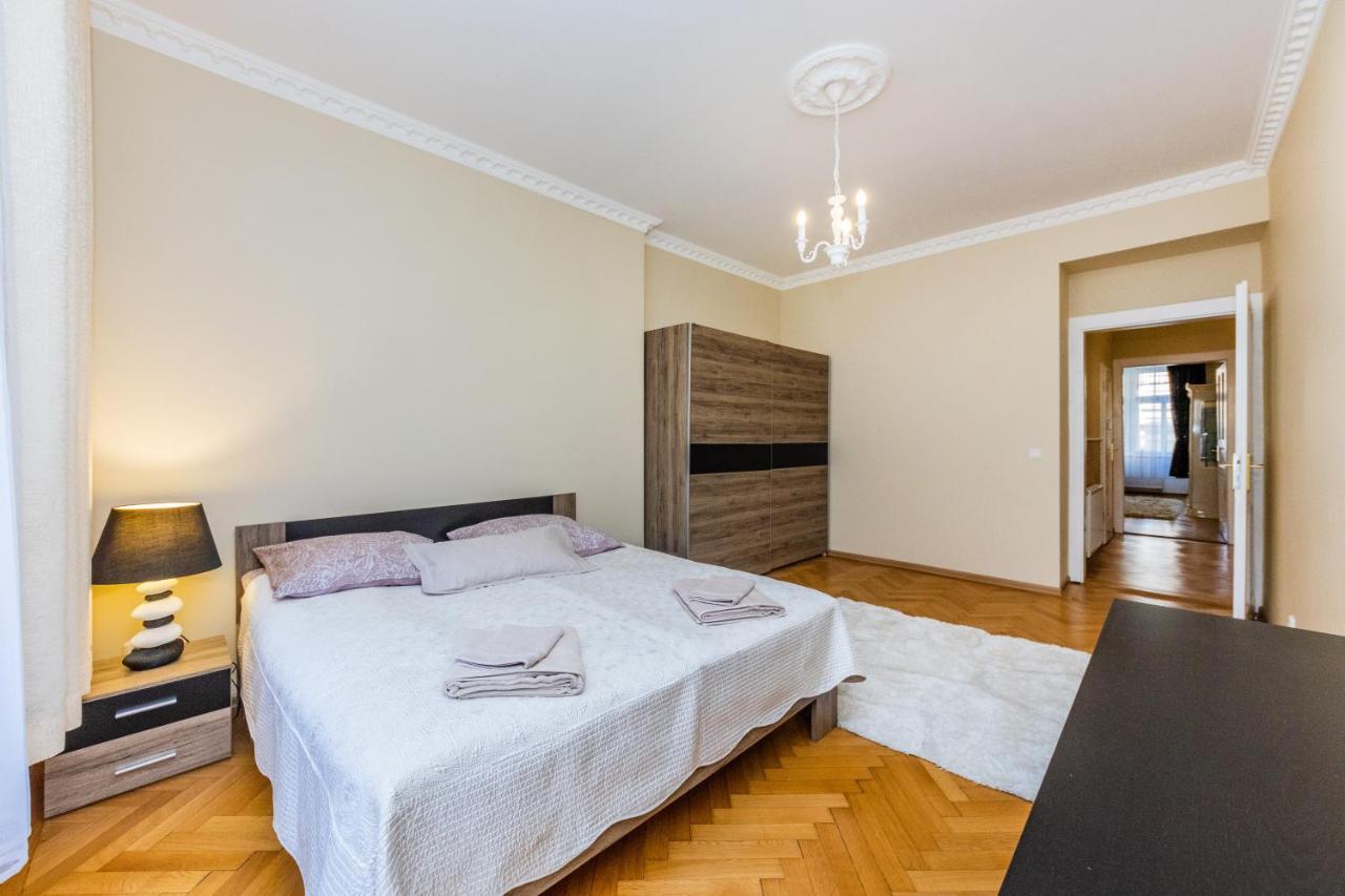 דירות פראג Prostorny Tripokojovy Apartman U Nabrezi Vltavy מראה חיצוני תמונה